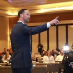 Jak dobrać odpowiednią długość spodni rurek?